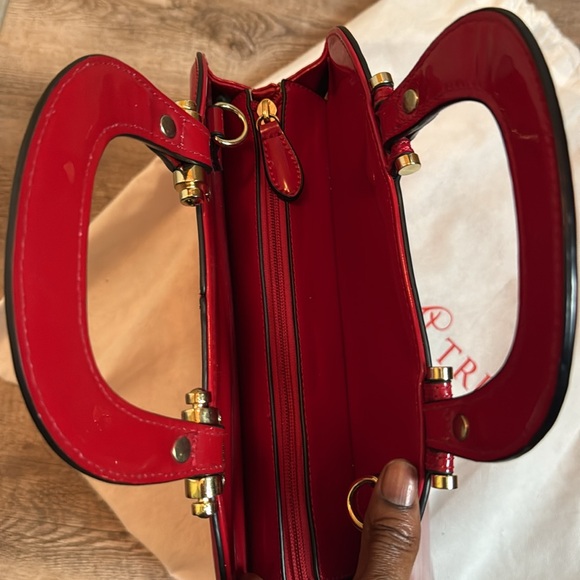EUC Red Patent leather gold accent Ivanka Trump hand bag - Picture 12 of 12